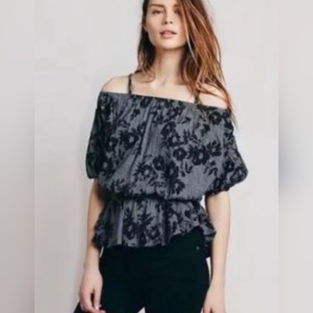 Free People Off-Shoulder Floral Peplum Top in Charcoal Gray Size XS